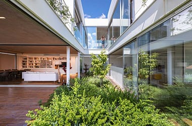 Crearea unei oaze verzi în locuința ta: Amenajarea unei grădini interioare