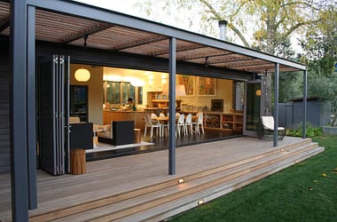 Vara este momentul perfect pentru a-ți transforma veranda într-un sanctuar al relaxării în aer liber. Iată câteva idei de amenajare.